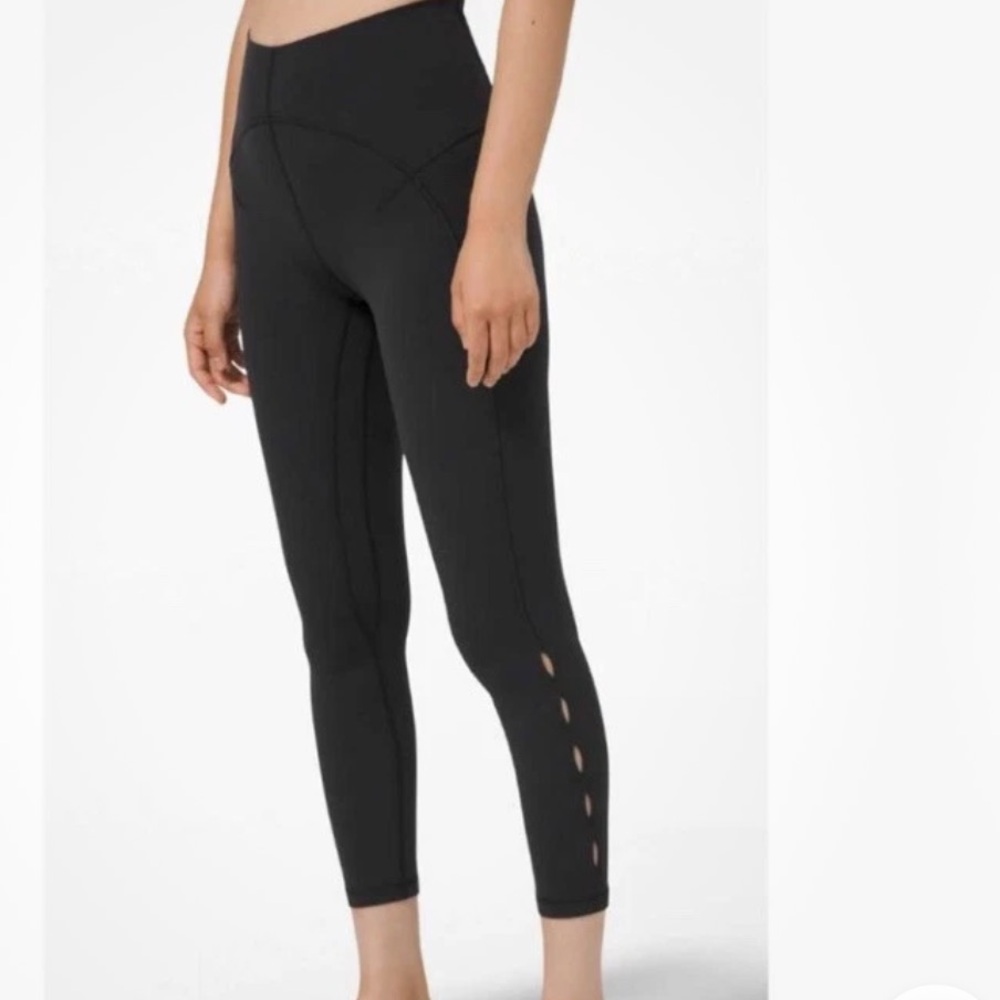 Lululemon Unlimited High Rise Tight 25” Keyhole Detail Black Leggings Size 6